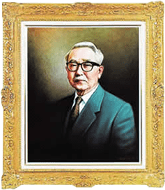 浜松市医師会議長、社会教育委員長などを務めた内田六郎氏の肖像画